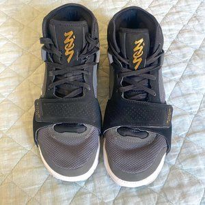 Nike Jordan Zion 2 Size 9.5